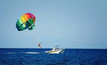 Hurghada Parasailing Adventure – Fly 50m High!